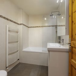 photo_74ff77ac885a4bc6b5184a9a6eb03214