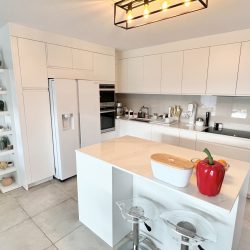 agence immobilière Annecy expertise marché immobilier local Annecy Haute-Savoie